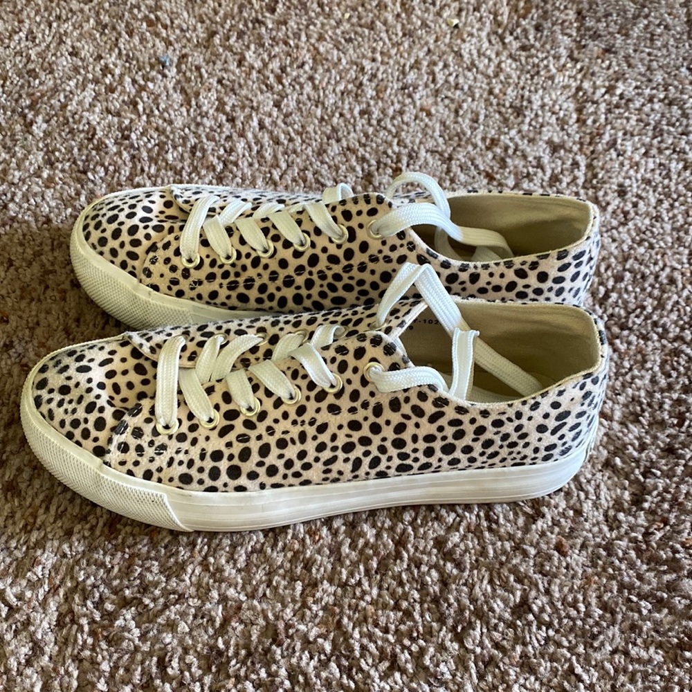 Womens sneakers